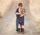 5 tips για να βοηθήσετε τα παιδιά σας να αναπτύξουν μια καλή σχέση μεταξύ τους