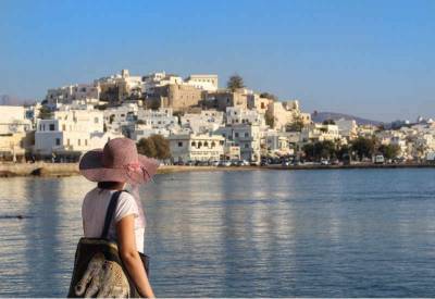Politico: Το «στοίχημα» του ελληνικού τουρισμού