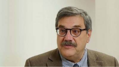 Παναγιωτόπουλος: Δεν πρέπει να βγει απ&#039; το τραπέζι το lockdown