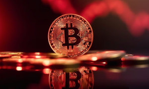 Στα «κόκκινα» τα κρυπτονομίσματα- Οριακά πάνω από $42.000 το Bitcoin