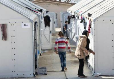 Παραμένουν υπεράριθμοι οι πρόσφυγες στις δομές φιλοξενίας στην Ελλάδα