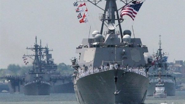 Ιρανικά πλοία παρενόχλησαν αμερικανικό αντιτορπιλικό στα Στενά του Ορμούζ