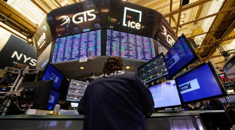 Πολύπλευρες πιέσεις στη Wall Street: Τα τρία μεγάλα «αγκάθια»