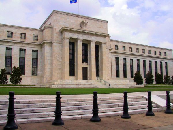 Σήμερα βάζει τέλος η Fed στην αγωνία για τα επιτόκια
