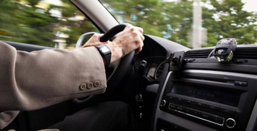 Παράταση για τα διπλώματα οδήγησης των 74χρονων