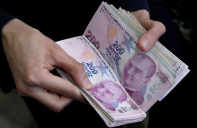 Τουρκία: Νέα αύξηση του κατώτατου μισθού στις 11.402 λίρες/$483