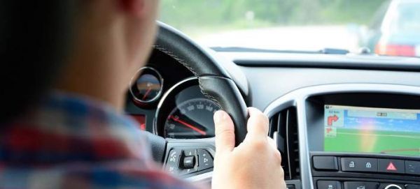 Αλλαγές στις εξετάσεις για δίπλωμα οδήγησης-Στόχος να μην υπάρχουν φακελάκια