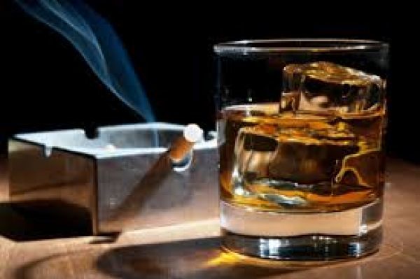 Τα τσιγάρα, τα ποτά και τα… καλλυντικά έφεραν αύξηση τζίρου στο λιανικό εμπόριο