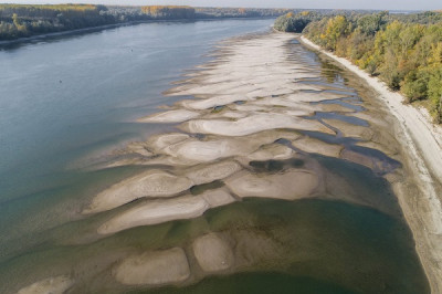 Ο Δούναβης μοιάζει με… ρυάκι-Τι σημαίνει η χαμηλή στάθμη του