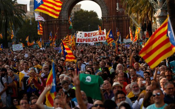 Καταλονία: Η Μαδρίτη αποφασίζει για τα μέτρα κατάργησης της αυτονομίας