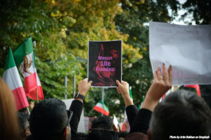 Ιράν: Είναι αλήθεια ότι καταργείται η αστυνομία ηθών;