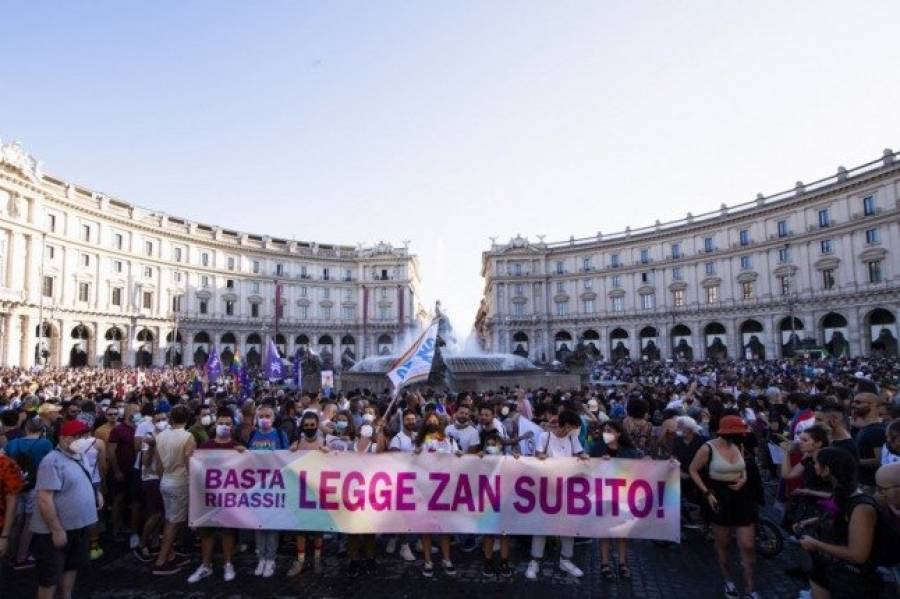 Δεν πέρασε στην ιταλική Γερουσία ο νόμος κατά της ομοτρανσφοβίας