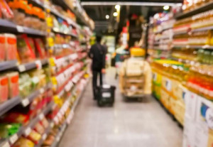 Λιανεμπόριο τροφίμων: Αυξανόμενη η τάση των καταναλωτών να αναζητούν προσφορές