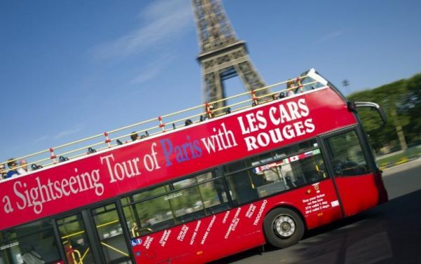 Τραυματίες στο Παρίσι από πτώση λεωφορείου σε σήραγγα