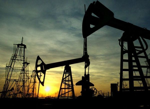 Πετρέλαιο: Εβδομαδιαίο άλμα 4,4% για το αργό