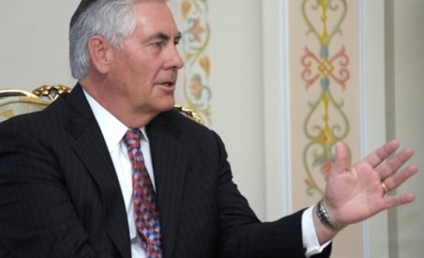 Tillerson: Πολύ δύσκολο να επιβληθεί εμπάργκο πετρελαίου στη Β.Κορέα
