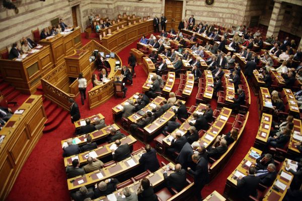 Βουλή: Ερωτήματα για τη συνταγματικότητα του νόμου για το μέρισμα
