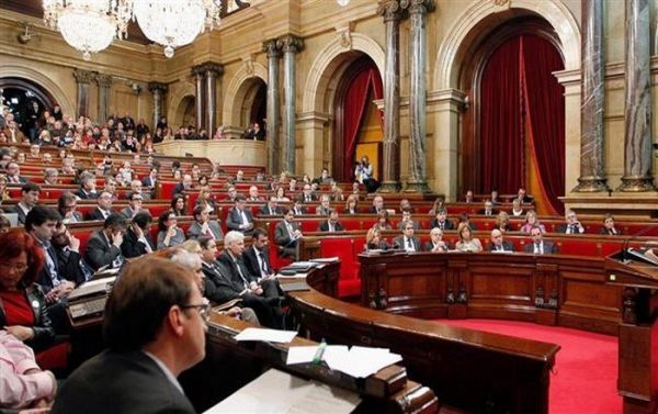 Απάντηση στη Μαδρίτη αναζητούν οι ηγέτες των Καταλανικών κομμάτων