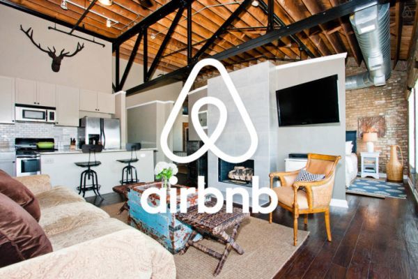 Εντός διετίας αναμένεται να εισαχθεί η Airbnb στο χρηματιστήριο