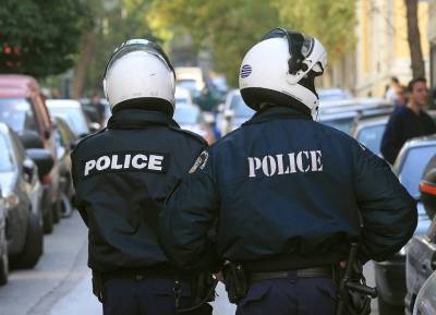 «Ντου» αγνώστων σε αστυνομικούς της ΔΙΑΣ έξω από την ΑΣΟΕΕ