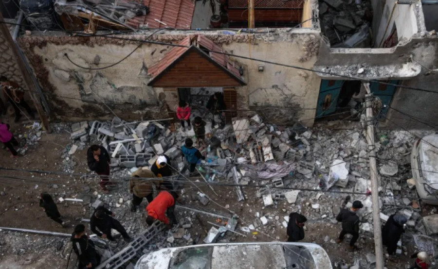 Γάζα: Περίπου 28.000 συνολικά νεκροί- Το Ισραήλ βομβαρδίζει τη Ράφα