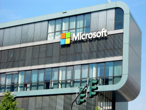 Η Microsoft ανακοίνωσε πως απολύει 10.000 υπαλλήλους