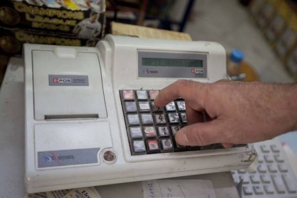 ΑΑΔΕ: Μέχρι 31 Δεκεμβρίου η απόσυρση των ταμειακών μηχανών
