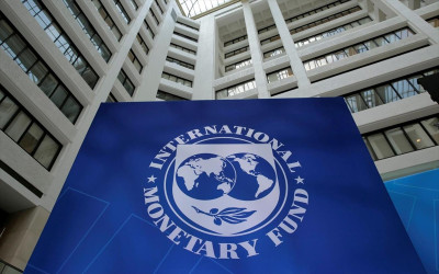 Bloomberg: Κίνδυνος «τρύπας» $4 τρισ. στην οικονομία «στοιχειώνει» το ΔΝΤ