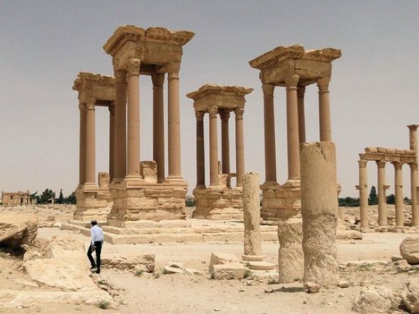 Το Ισλαμικό Κράτος κατέστρεψε το Τετράπυλον στην Παλμύρα