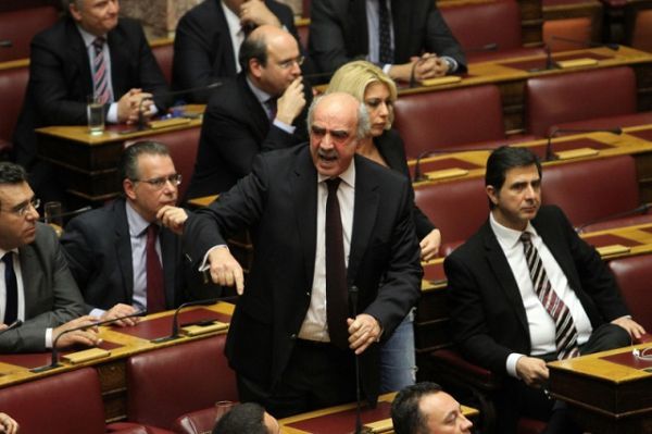 ΝΔ σε κυβέρνηση:Υπάρχουν βουλευτές σας που έβγαλαν χρήματα εκτός Ελλάδος;