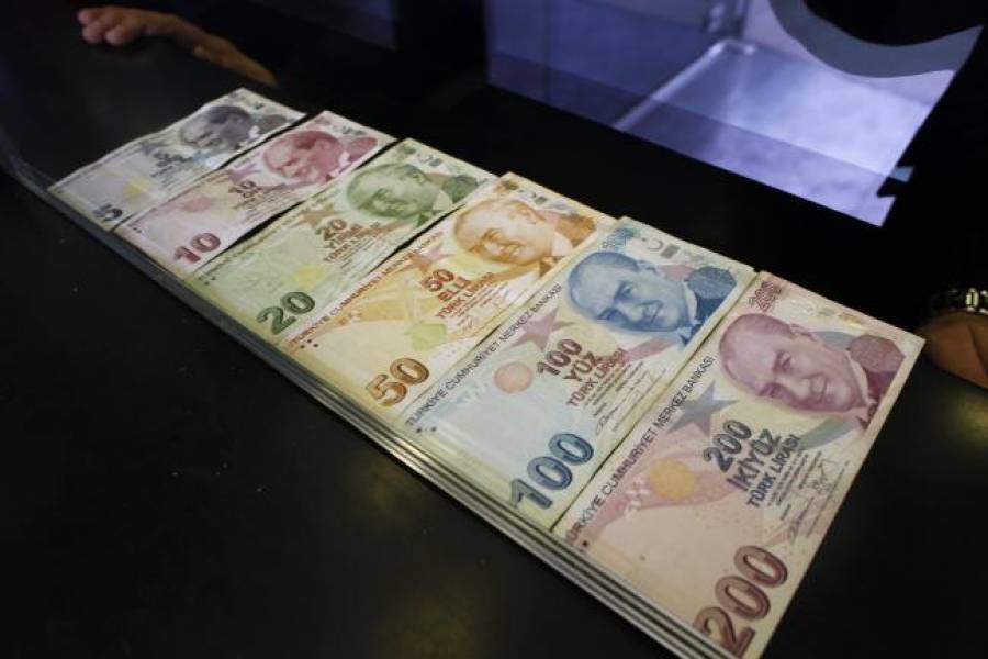 Η τουρκική λίρα «βυθίζεται» μετά τη νέα αλλαγή κεντρικού τραπεζίτη