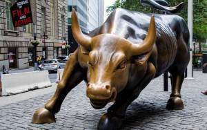 Ανακάμπτει η Wall Street μετά τη βουτιά των προηγούμενων ημερών
