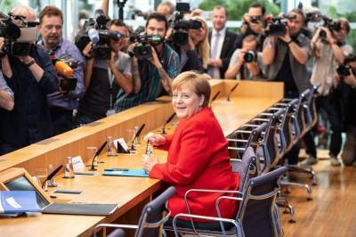 Γερμανία: Ανεβάζει στα 218 δισ. το πακέτο στήριξης της οικονομίας
