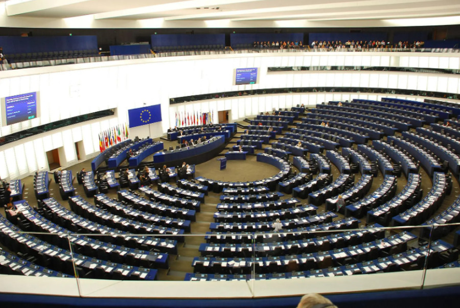 Ευρωκοινοβούλιο: «Πέρασε» το Σύμφωνο για τη Μετανάστευση και το Άσυλο