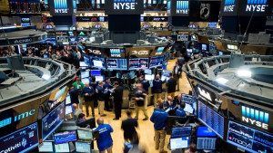 Μεικτά πρόσημα στη Wall Street- Οριακή πτώση για τον Dow