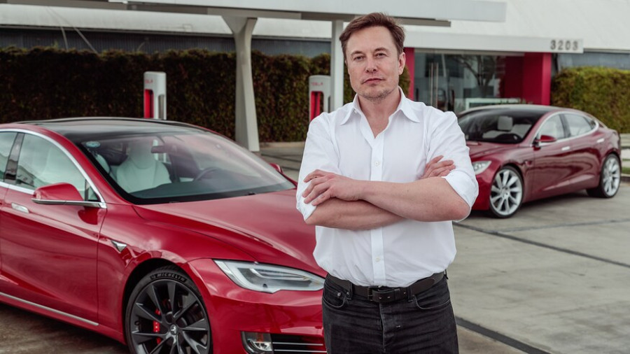 Tesla: Ξεπέρασε τις εκτιμήσεις για τις παραδόσεις οχημάτων β&#039; τριμήνου