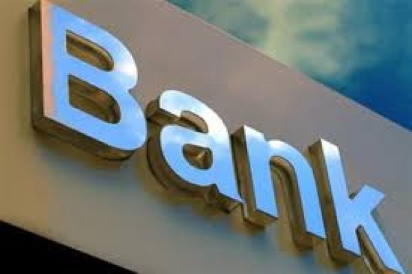 Τράπεζες:Σε θέσεις «μάχης» τα ξένα funds, έπαθλο τα «κόκκινα» δάνεια