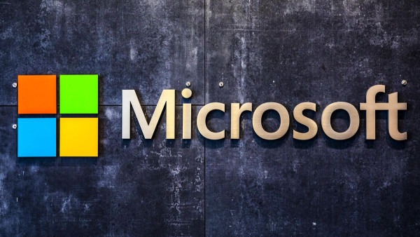 Microsoft: Επένδυση $1,5 δισ. σε εταιρεία AI στα ΗΑΕ