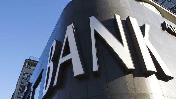 Τράπεζες: Στενές επαφές με ξένα funds με… «ανοιχτά μέτωπα»