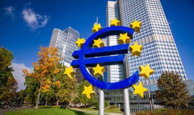ΕΚΤ: Διατηρεί σταθερά τα επιτόκια, παρά τις πληθωριστικές πιέσεις