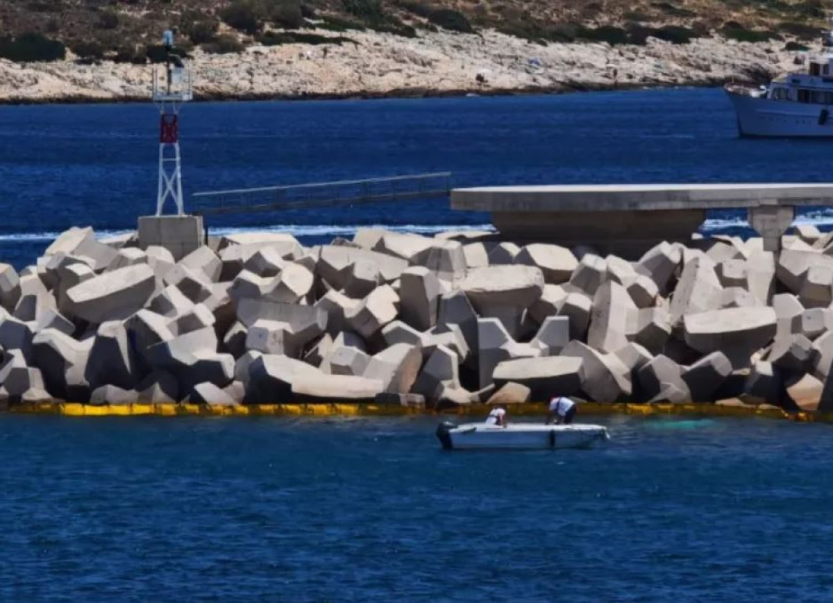 Πτώση ελικοπτέρου στη Μαρίνα Βουλιαγμένης - Σώοι οι επιβαίνοντες