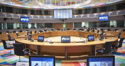 Eurogroup: Ελαφρώς περιοριστική δημοσιονομική στάση το 2025