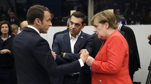 Γαλλική σανίδα σωτηρίας αναζητεί η Αθήνα εν όψει Eurogroup