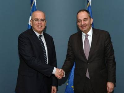 Συνάντηση Πλακιωτάκη - Amrani: Στενότερη ναυτιλιακή συνεργασία Ελλάδας - Ισραήλ