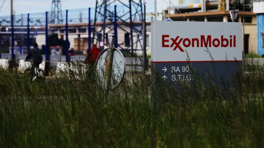 Η Exxon μηνύει την ΕΕ για τον φόρο στις πετρελαϊκές