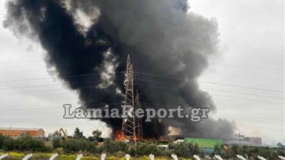 Μεγάλη φωτιά σε εργοστάσιο ανακύκλωσης στο Σχηματάρι