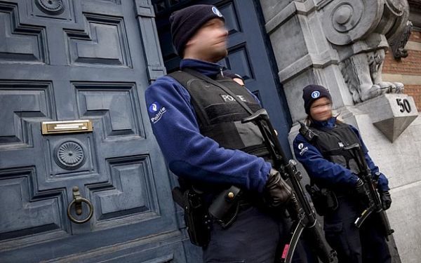 Βέλγιο: Έρευνες για τις επιθέσεις στο Παρίσι