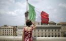Συμβαίνουν κι αλλού: Σχεδόν ένας στους τρεις Ιταλούς δεν καταφέρνει να καλύψει τα μηνιαία έξοδά του με το εισόδημά του