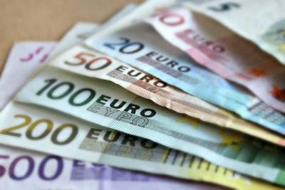 ΑΑΔΕ: Στα 104,110 δισ. ευρώ οι ληξιπρόθεσμες οφειλές στην εφορία