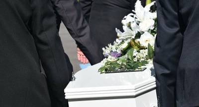 Ενιαίο Δίκτυο Συνταξιούχων: Εμπαιγμός Βρούτση με τα έξοδα κηδείας